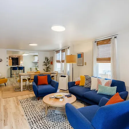 Quiet City Retreat Near Light Rail, Downtown & Stadiums!
